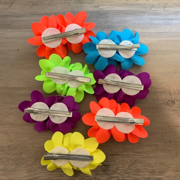 Neon Flower Cluster Hair Clips, Lot of 7 used - Picture 2 of 3